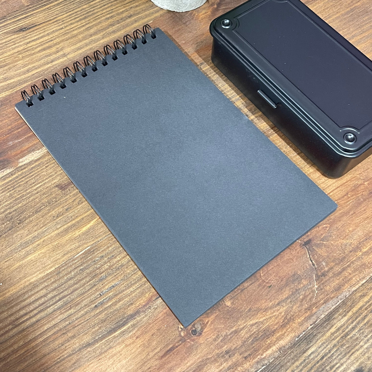 KOH-I-NOOR In & Out Black Drawing Pad (7x10 Inches)