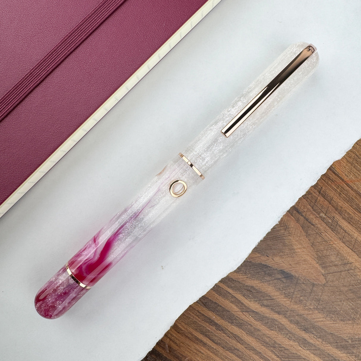 Nahvalur (Narwhal) Nautilus Fountain Pen - Raspberry Cheesecake (Atlas Exclusive)