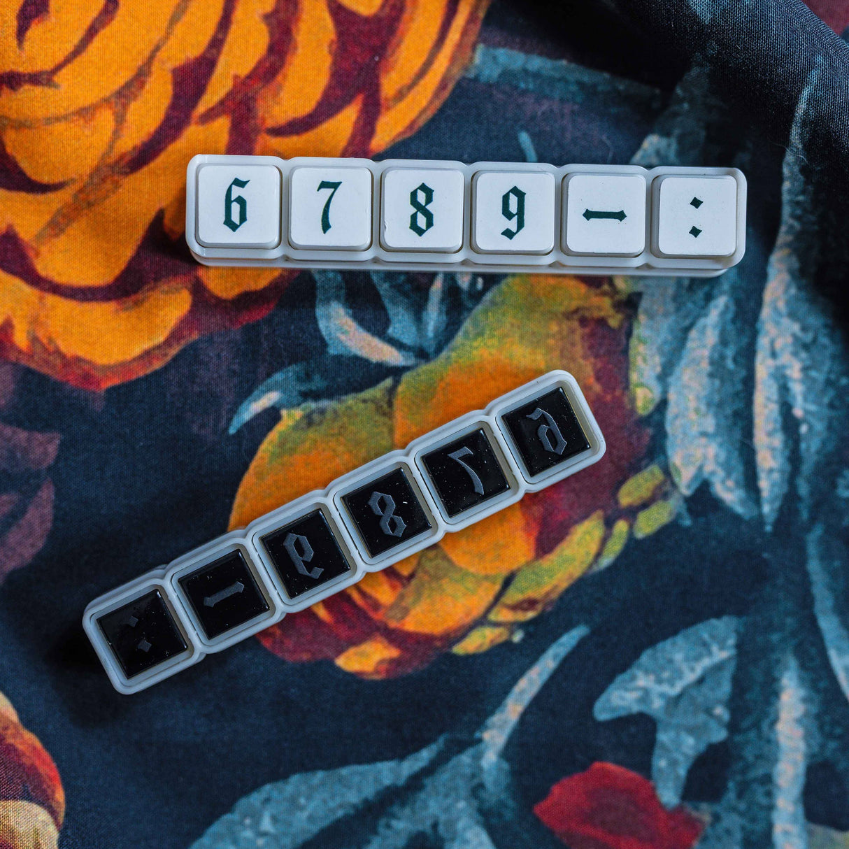 CoraCreaCrafts Numbers Push Buttons (1-10)