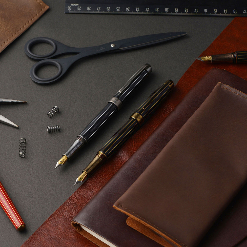 Laban Antique II Fountain Pen - Gold