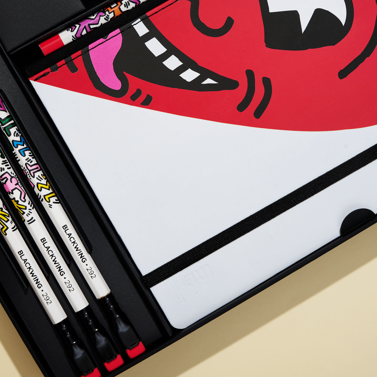 Blackwing Volume 292 - Keith Haring "Smiling Heart" Gift Set