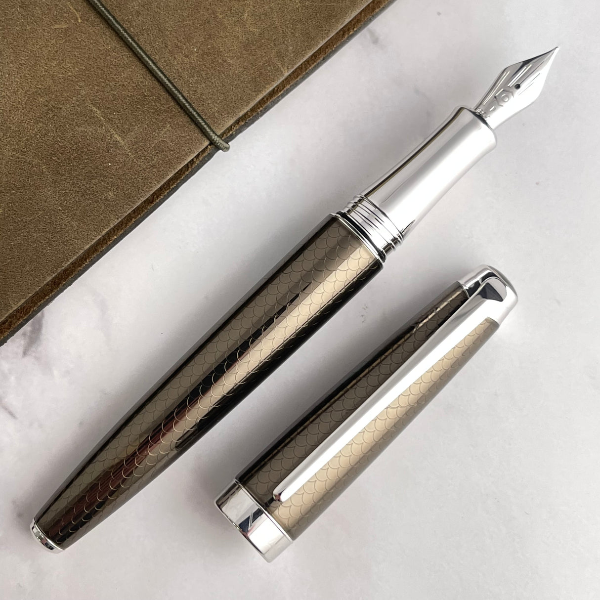 Caran d'Ache LÉMAN Fountain Pen - Caviar w/ Silver Trim