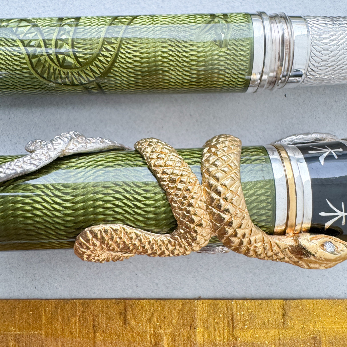 David Oscarson Black Water Snake Fountain Pen - Light Green w/ Gold (Limited Edition #08/08)