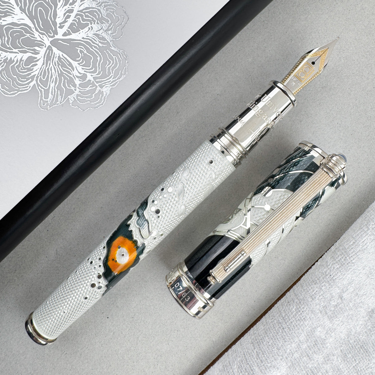 David Oscarson Edwin Hubble Fountain Pen - White (Limited Edition #07/63)