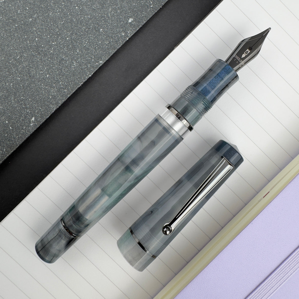 Delta Duna Fountain Pen - Zephyr (Doorbuster)
