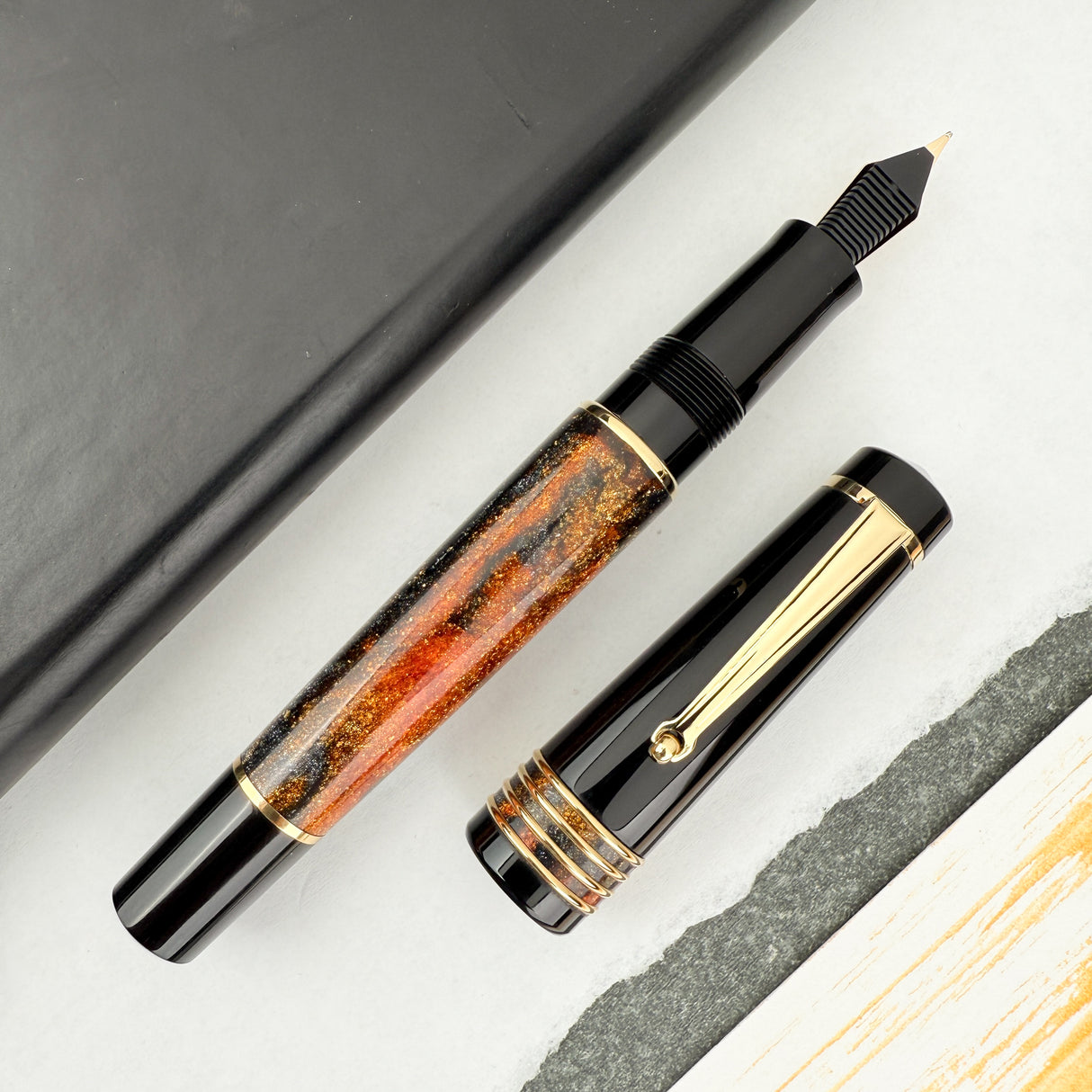 Delta DV Glow Up Oro Fountain Pen