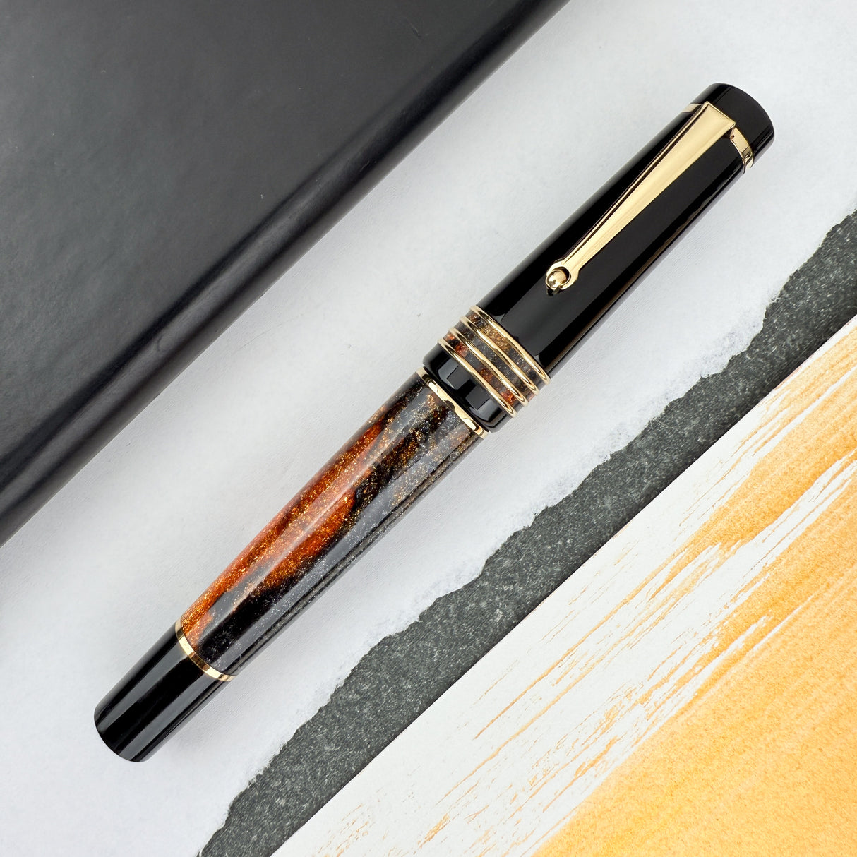 Delta DV Glow Up Oro Fountain Pen