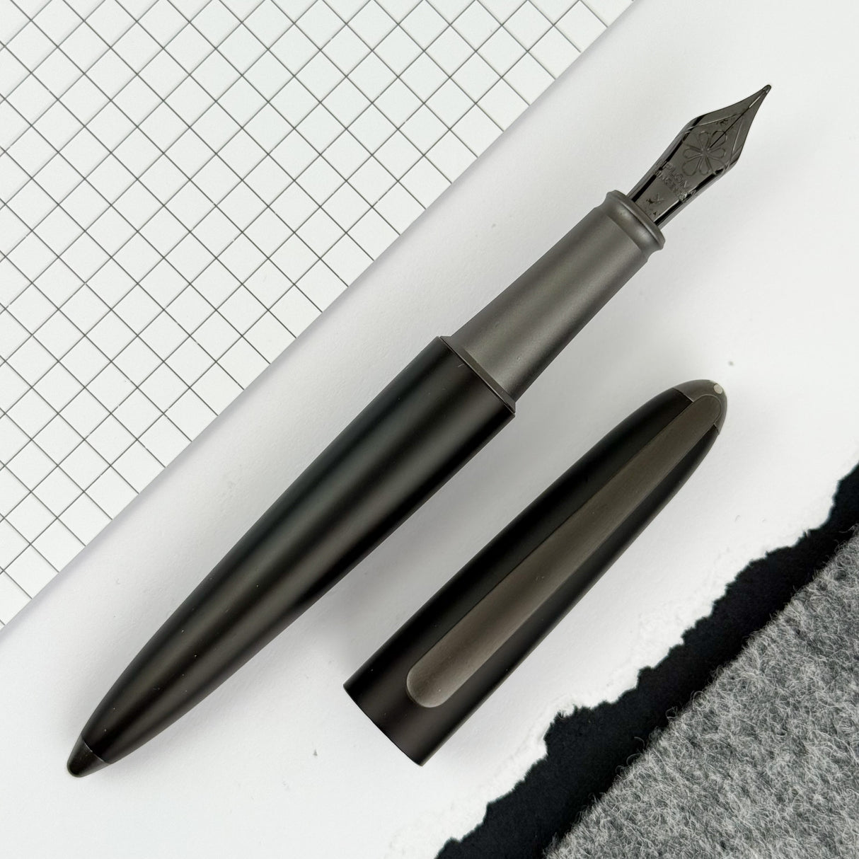 Diplomat Aero Fountain Pen - Pure Black