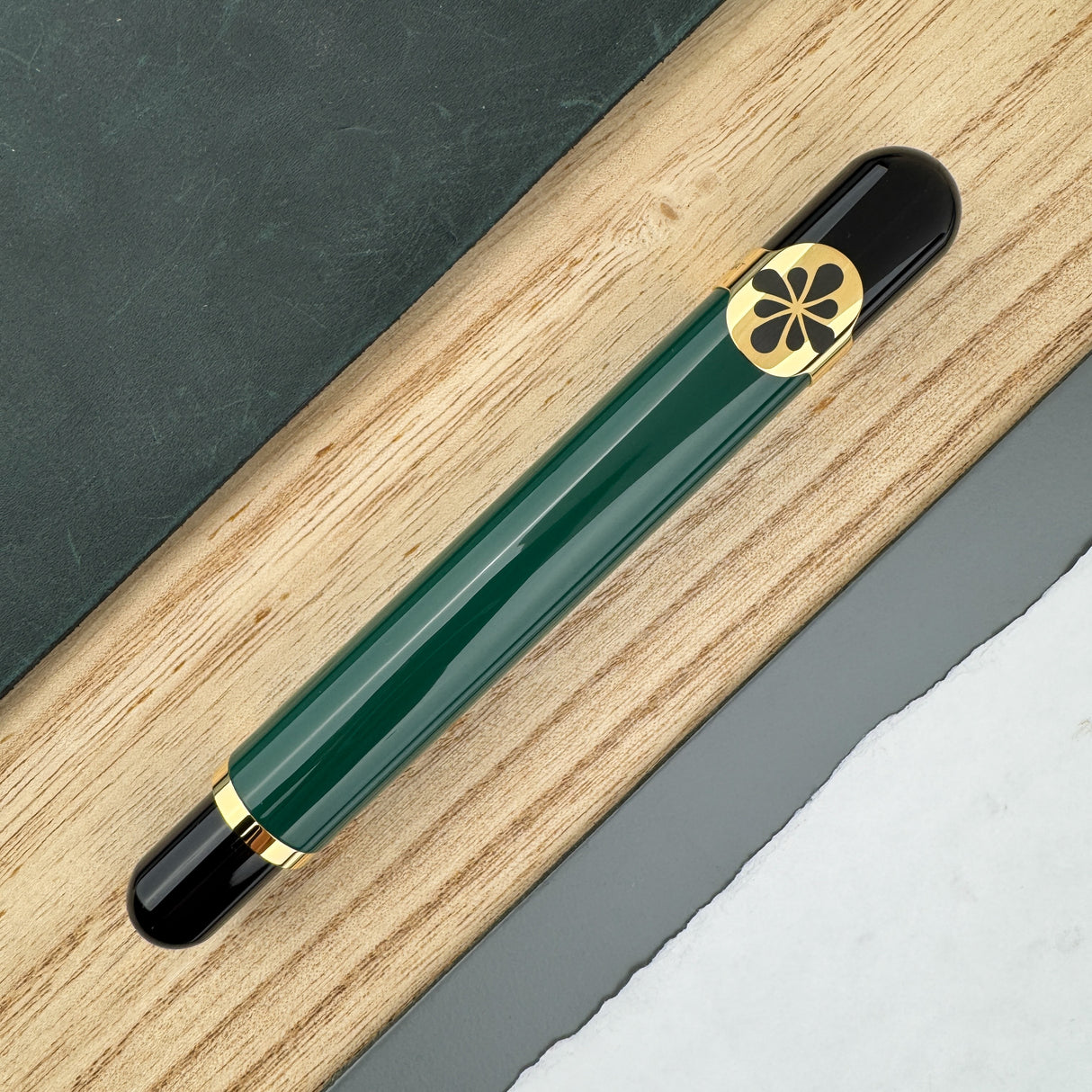 Diplomat XO Fountain Pen - Lacquered Green/Gold