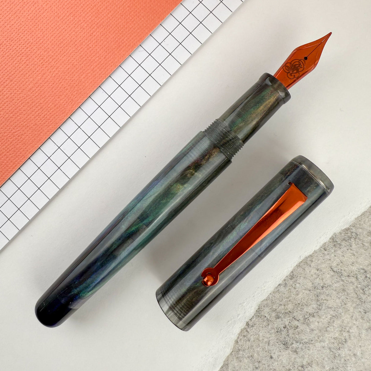 Hinze Pen Company Fountain Pen - Aurora Borealis