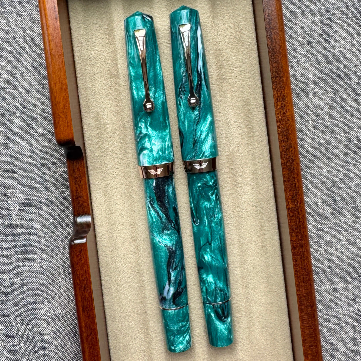 Leonardo Momento Magico Fountain Pen - J Brooks Teal w/ Rose Gold Trim (Atlas Exclusive)(Doorbuster)