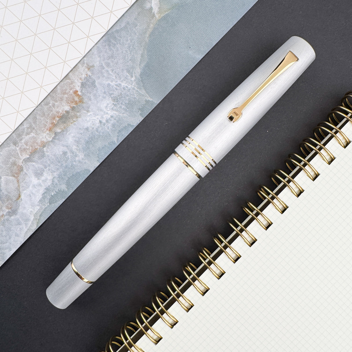 Leonardo Momento Zero Rollerball Pen - Aluminia w/ Gold (Limited Edition)