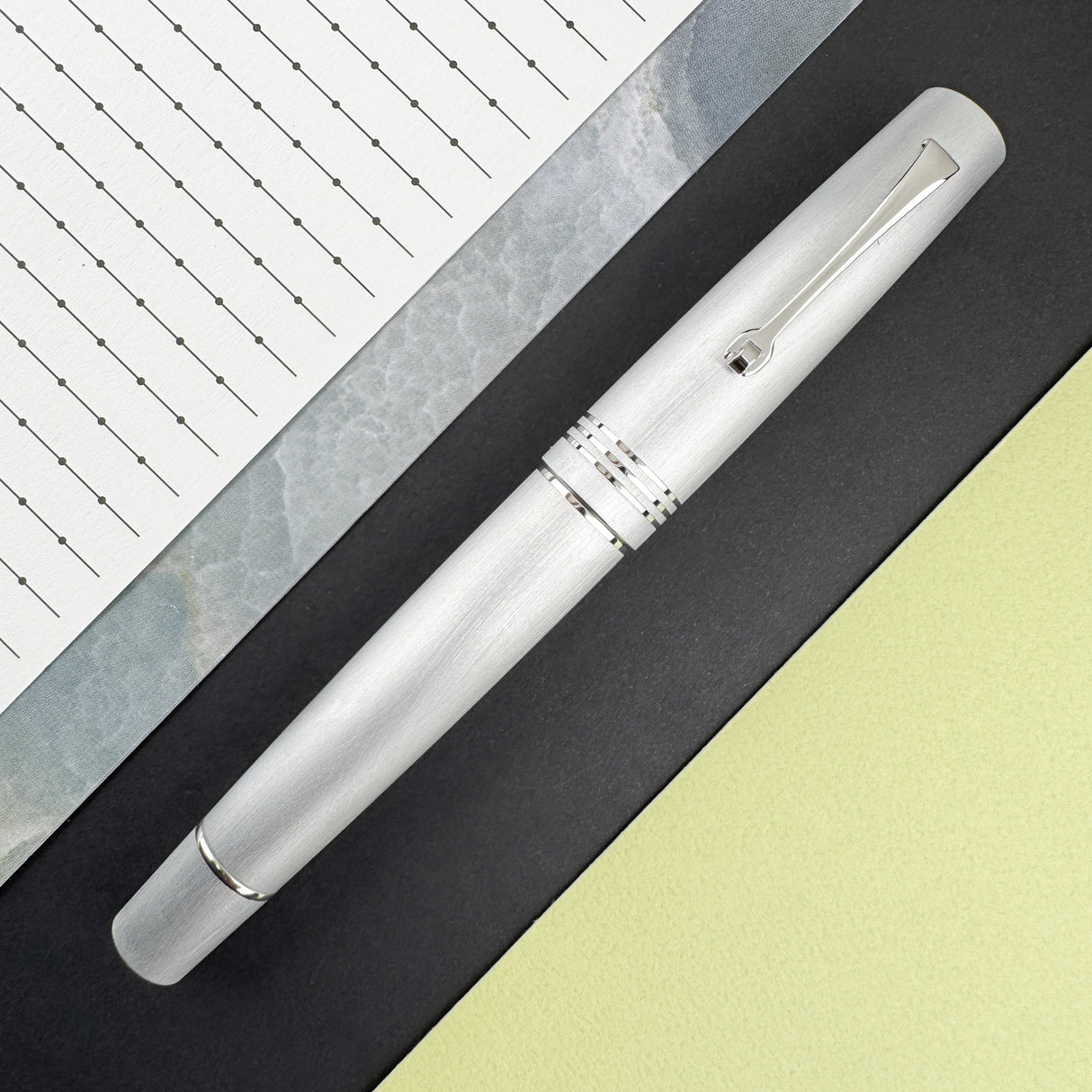 Leonardo Momento Zero Rollerball Pen - Aluminia w/ Silver (Limited Edition)