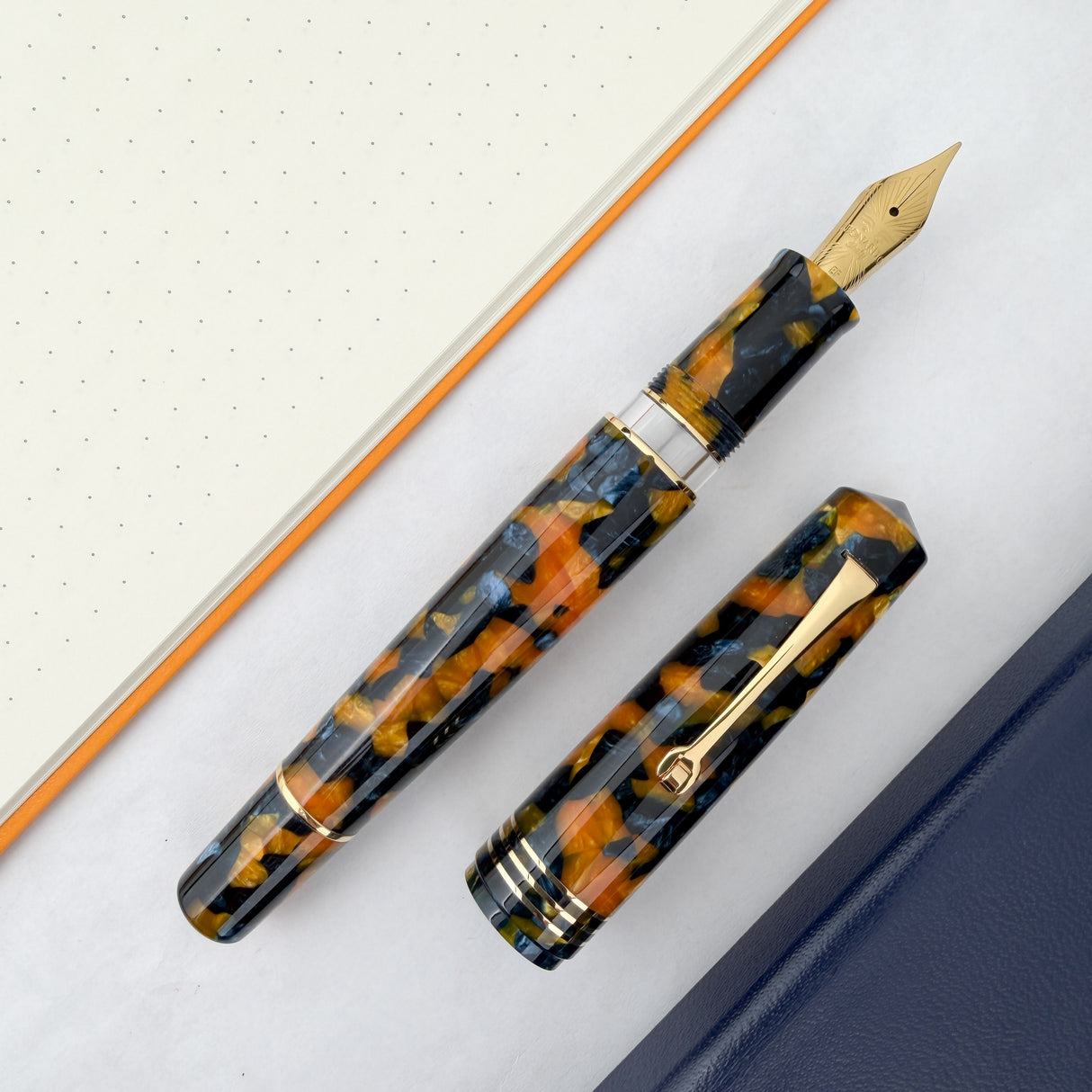 Leonardo Momento Zero Grande 2.0 Fountain Pen - Crepuscolo Marino with Gold Trim