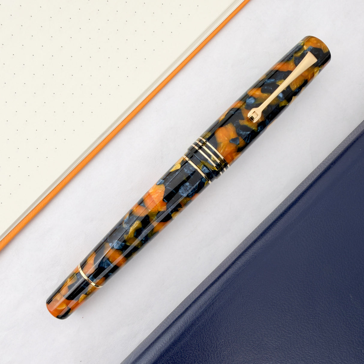 Leonardo Momento Zero Grande 2.0 Fountain Pen - Crepuscolo Marino with Gold Trim