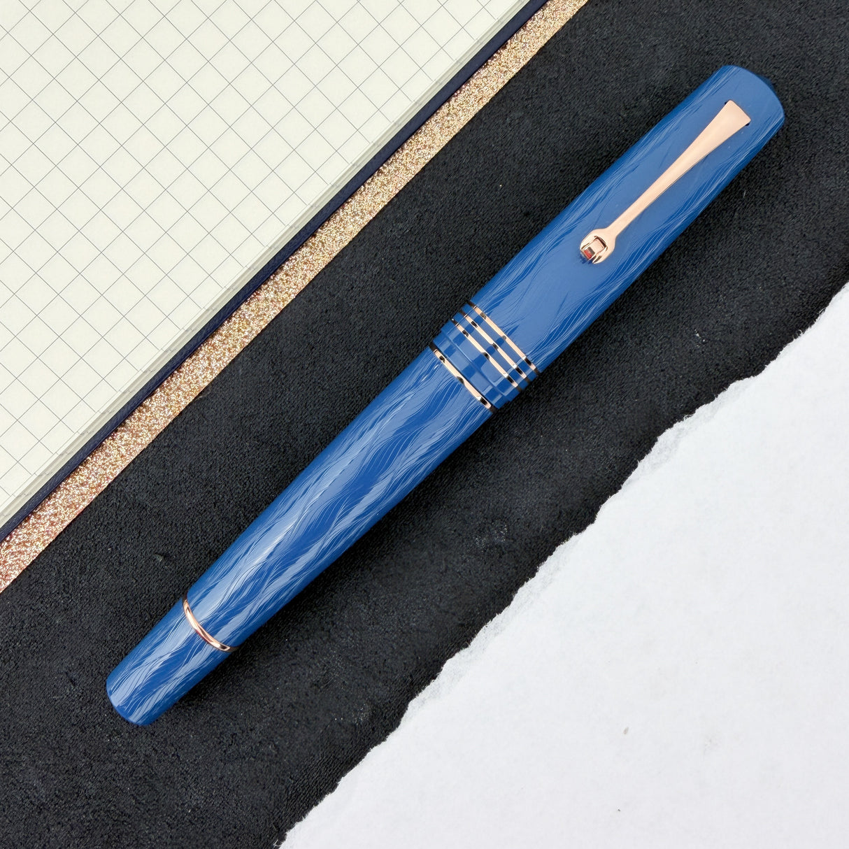 Leonardo Momento Zero Grande 2.0 The Art of Guilloché Fountain Pen - Iris with Rose Gold Trim