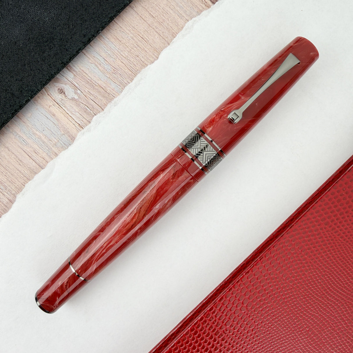 Leonardo Supernova Fountain Pen - Starlight Pink w/ Ruthenium Trim
