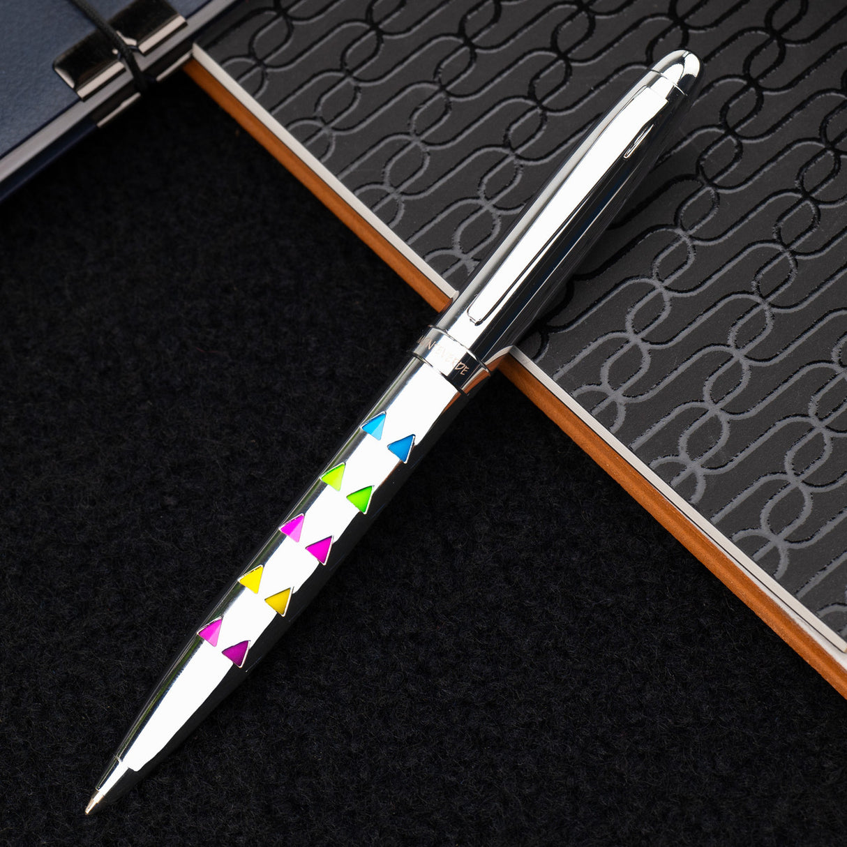 Monteverde llusia Gel Pen - Triangle Shapes Chrome with Chrome Trim