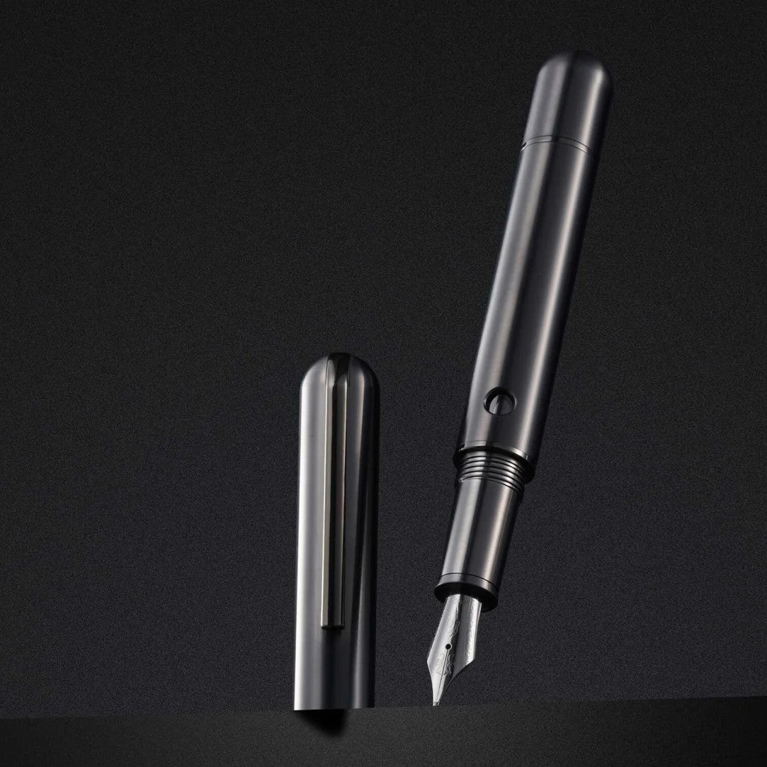 Nahvalur (Narwhal) Nautilus Fountain Pen - Ti Black