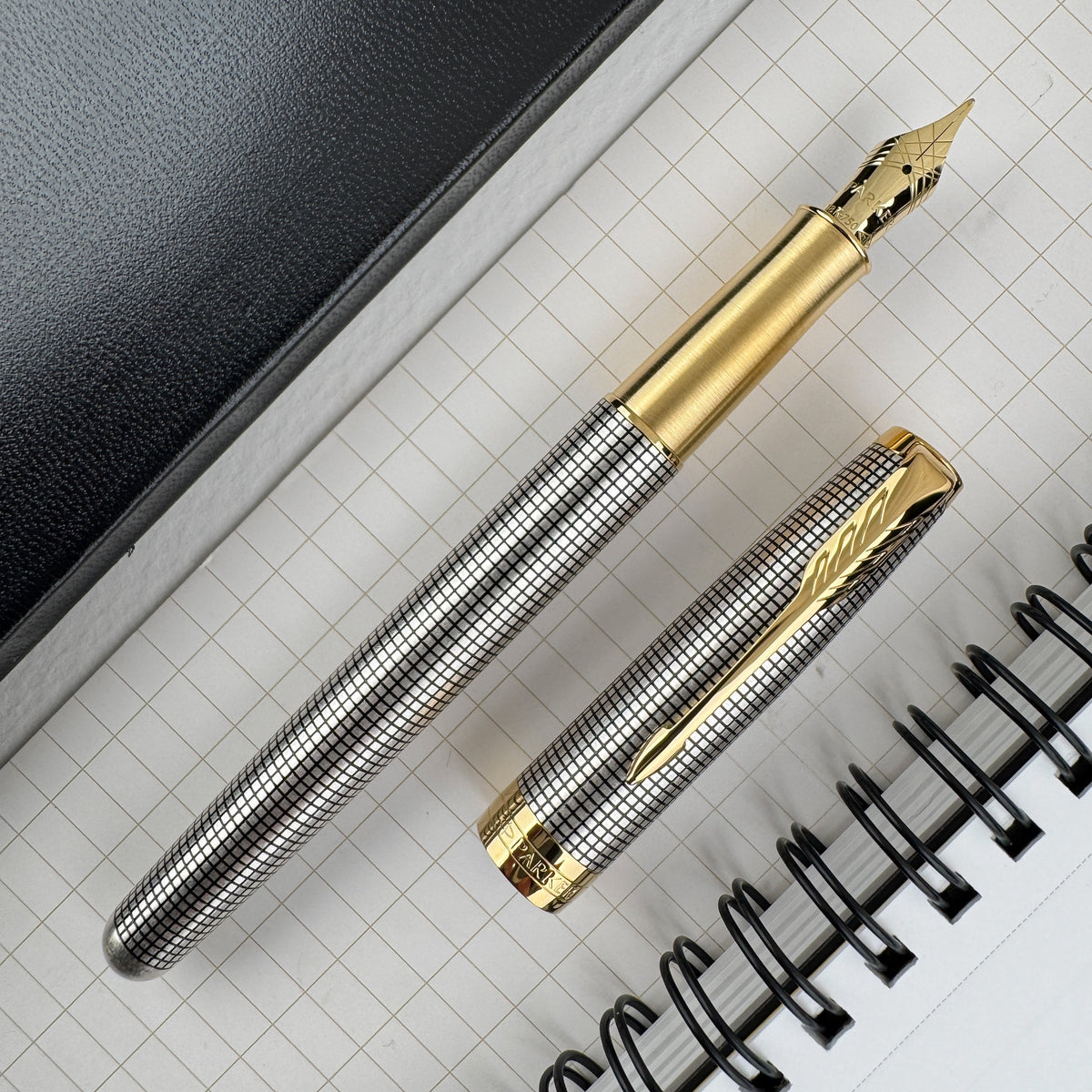 Parker Sonnet Fountain Pen - Silver Ciselé with Gold Trim – Atlas 