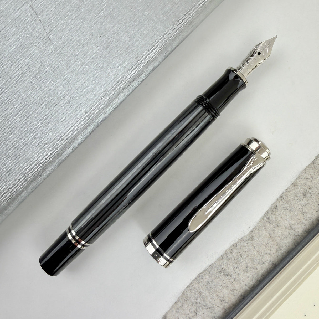Pelikan Souveran M405 Fountain pen - Stresemann Anthracite
