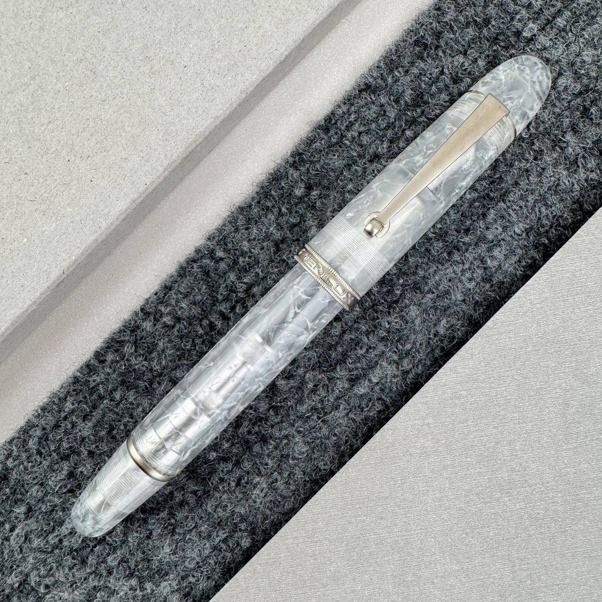 Penlux Masterpiece Grande Fountain Pen - Snowflake