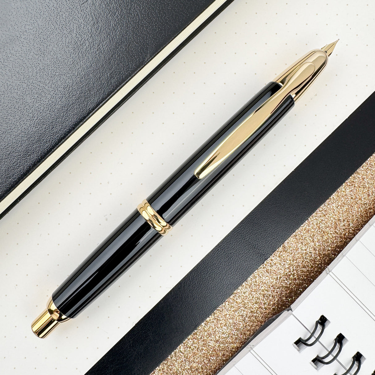 Pilot Vanishing Point Fountain Pen - Black w/ Gold