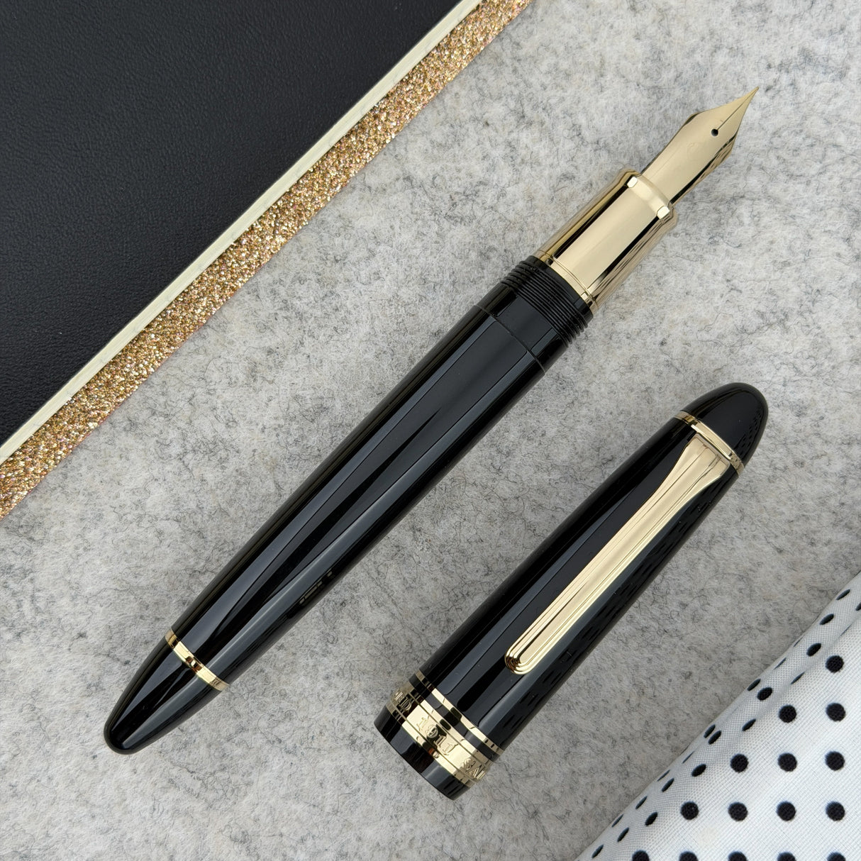 Sailor 1911 Casual L Stable Fountain Pen with Gold Trim - Muted Black