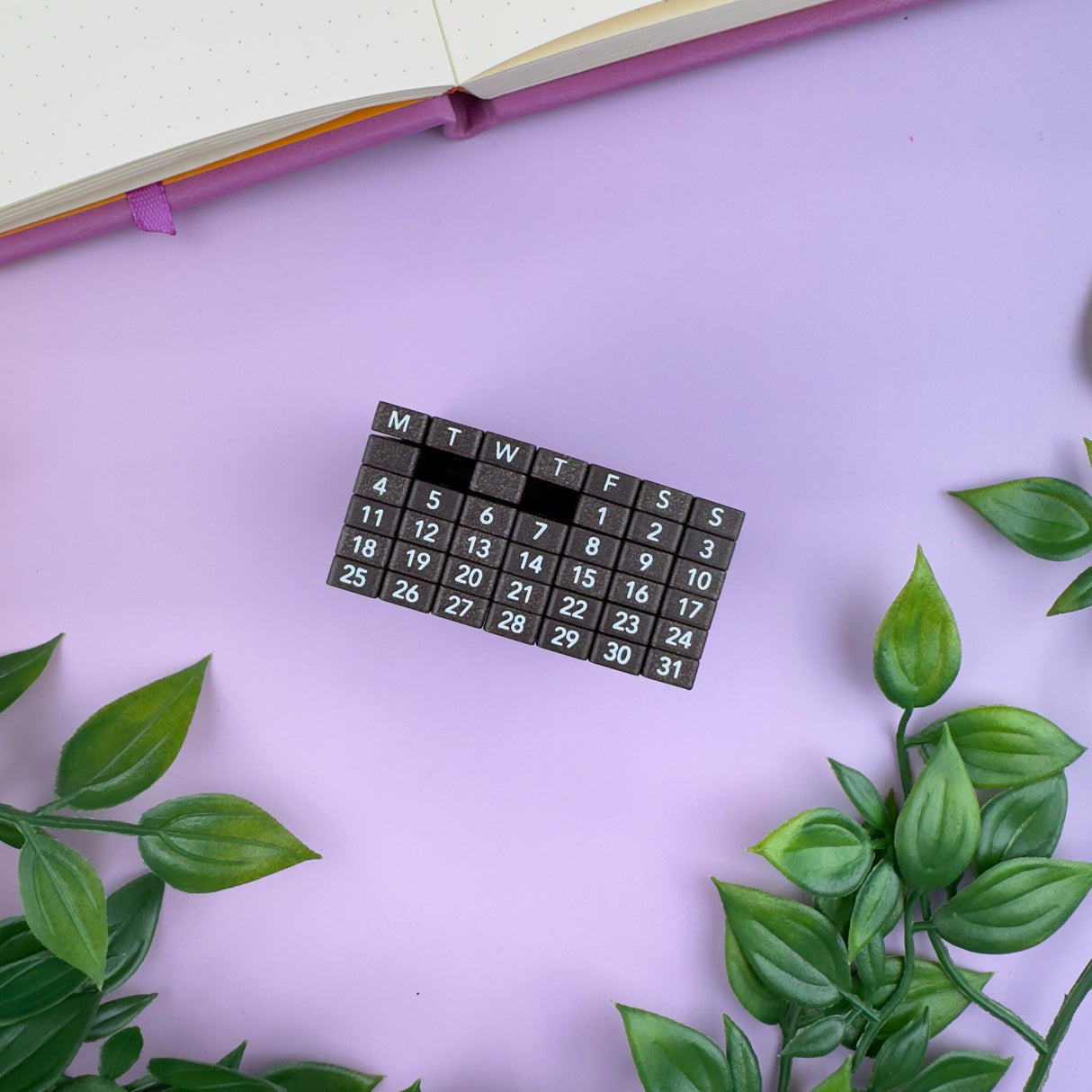 Shachihata Connected Number Stamp - English Calendar