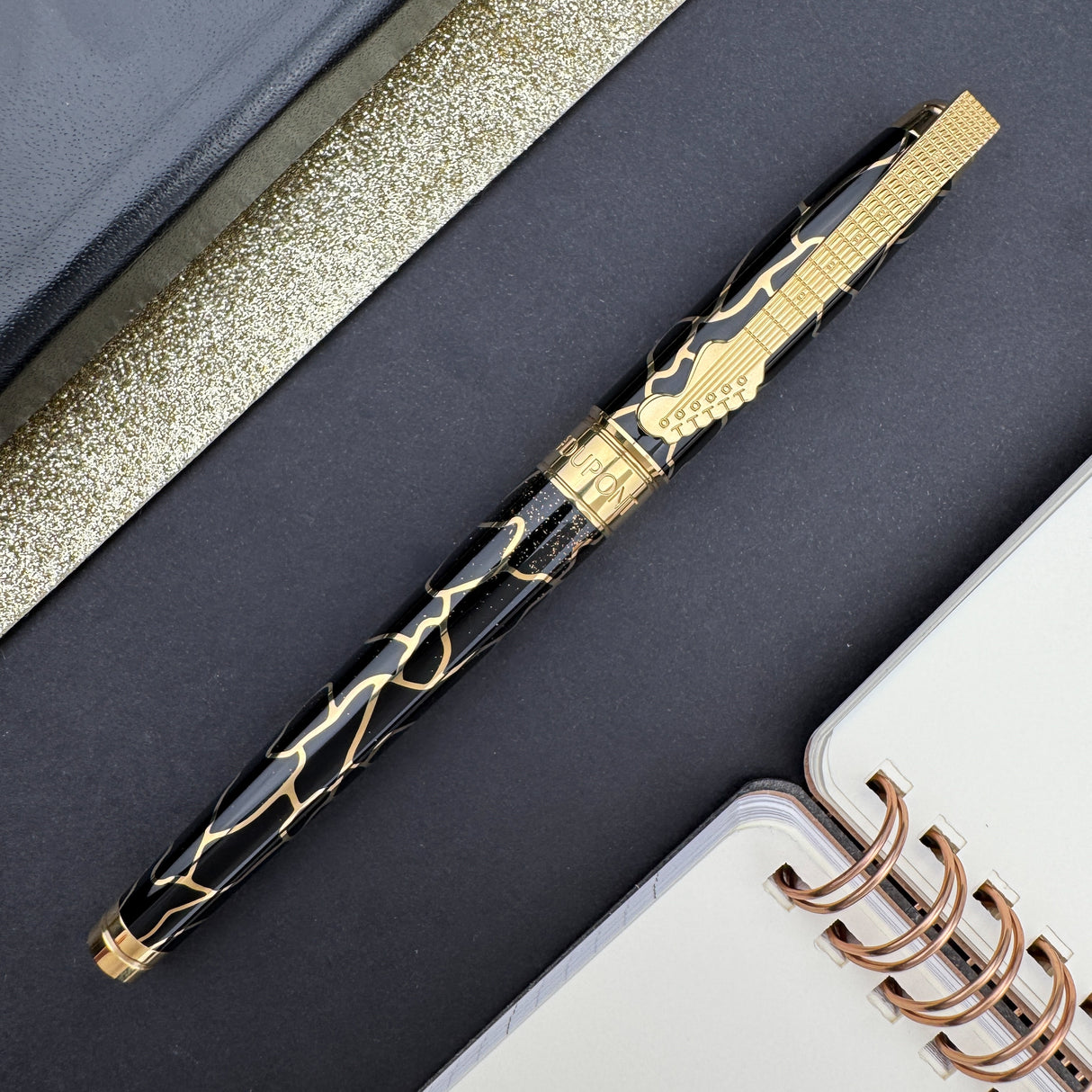 S.T. Dupont Fender Line D Large Fountain Pen - Black