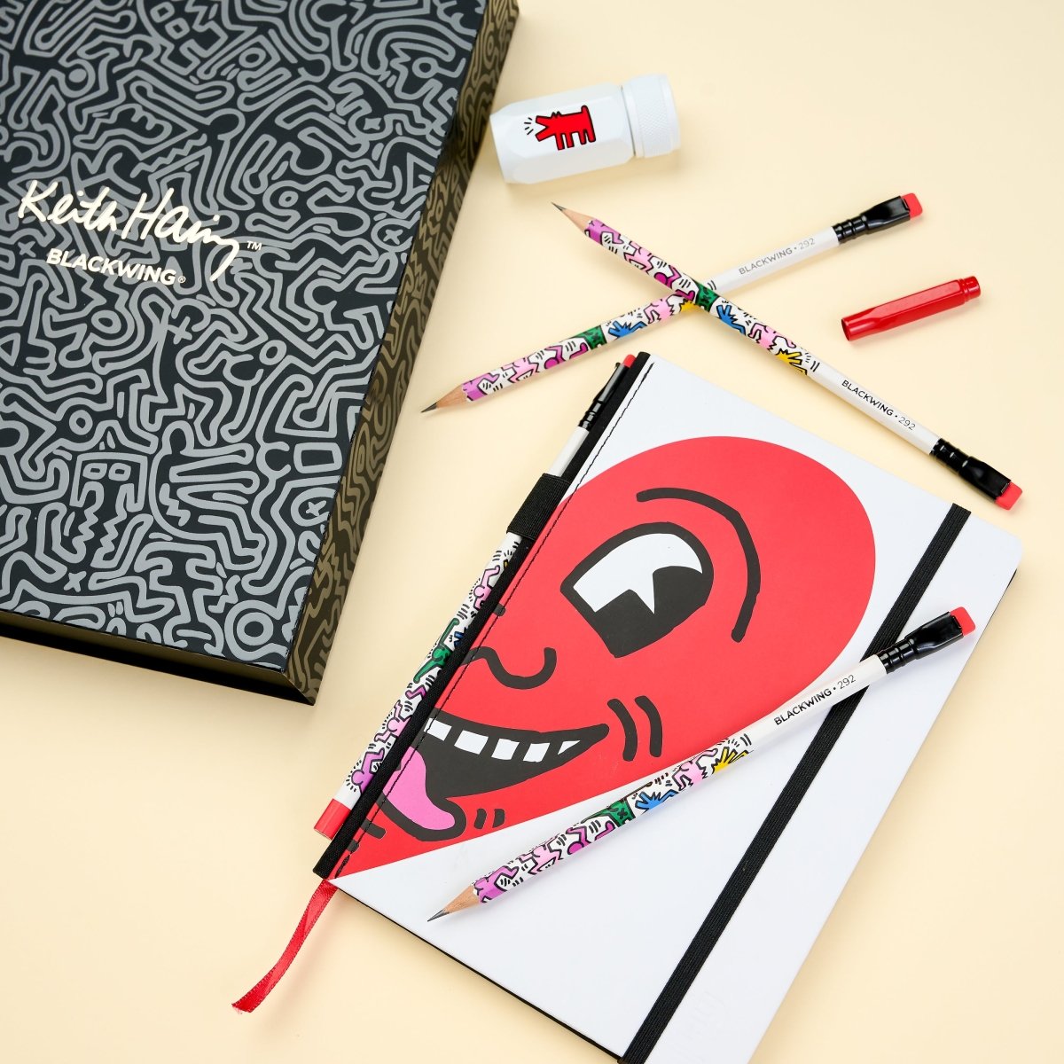 Blackwing Volume 292 - Keith Haring "Smiling Heart" Gift Set