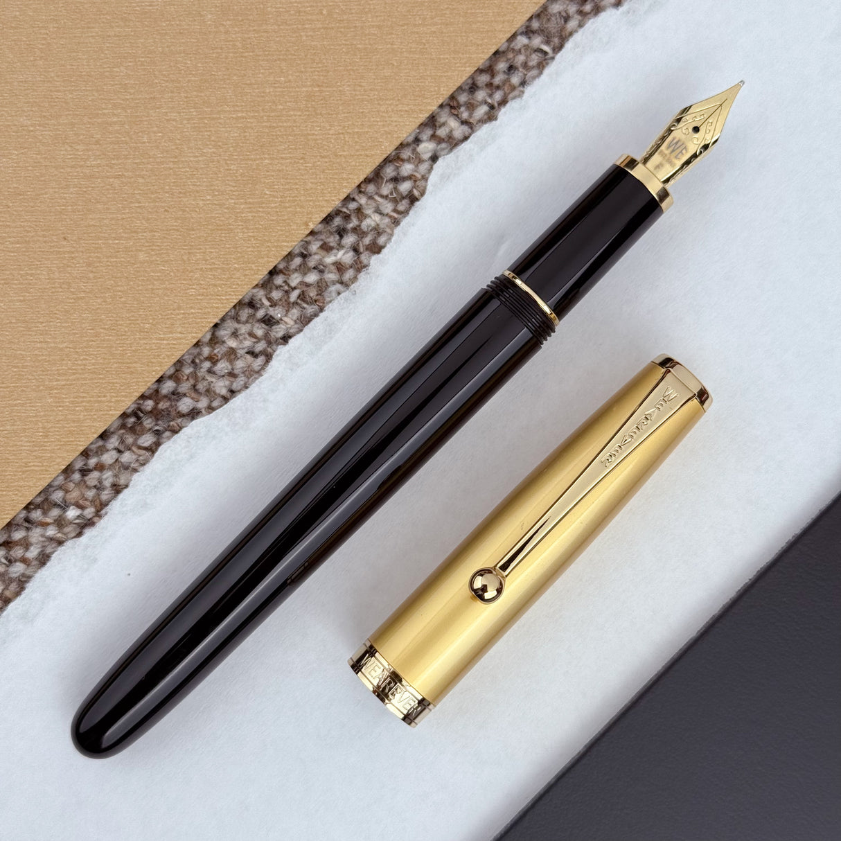 Wearever Pennant Fountain Pen - Sable Black