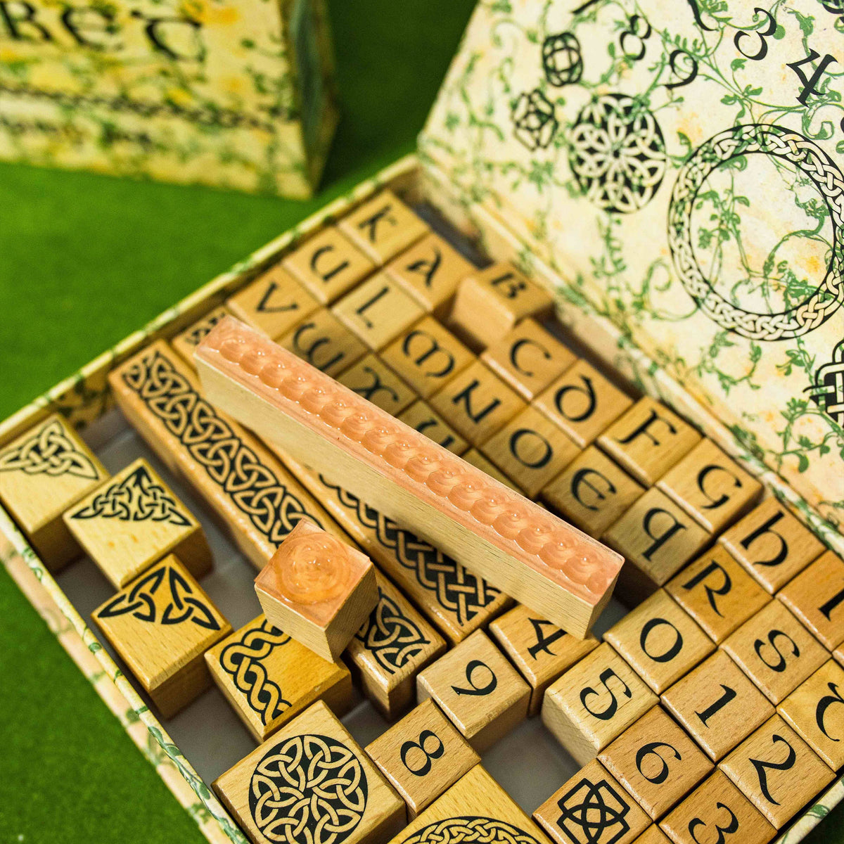 CoraCreaCrafts Celtic Stamp Set
