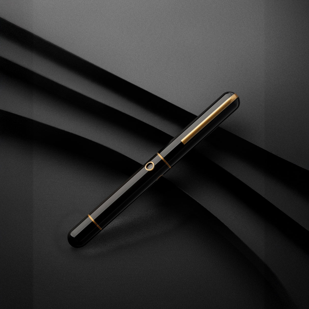 Nahvalur (Narwhal) Nautilus Fountain Pen - Bronze Corydoras