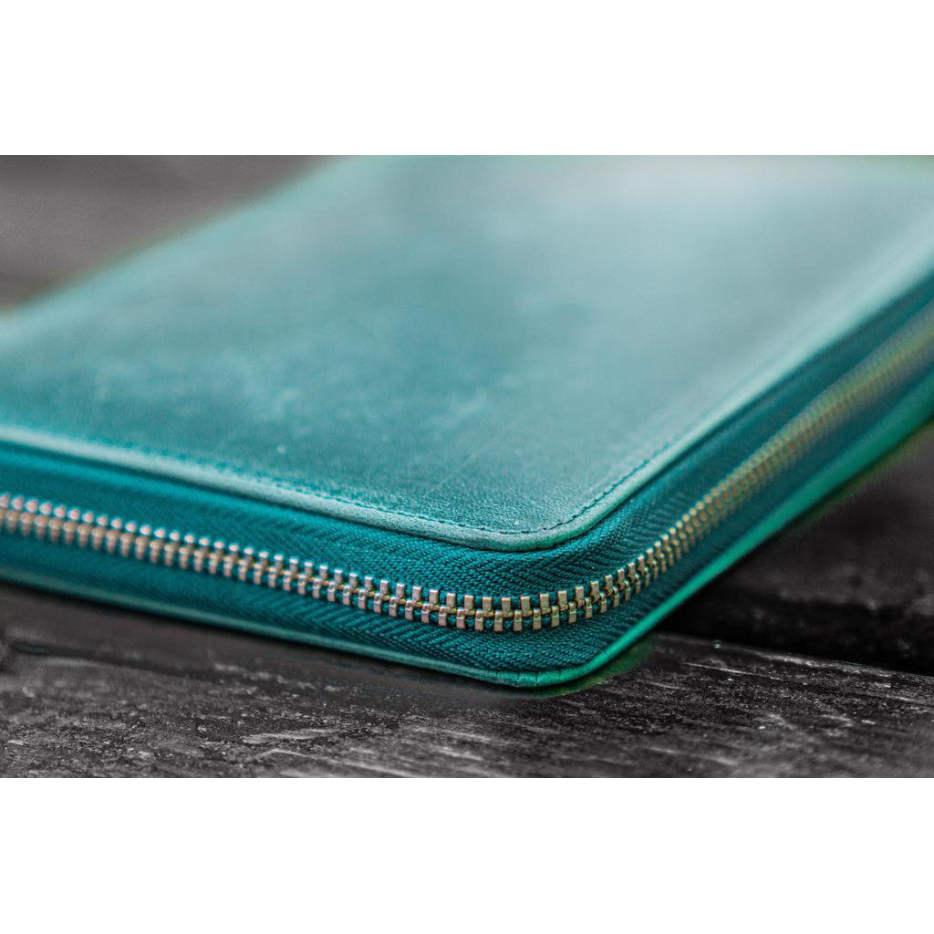 Galen Leather 5 Pen Zipper Case - Crazy Horse Green | Atlas Stationers.