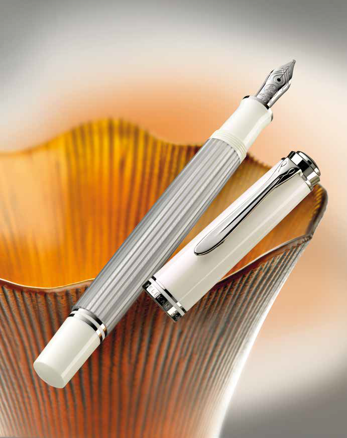 Pelikan Souveran M405 Fountain pen - Silver-White (Special Edition) | Atlas Stationers.