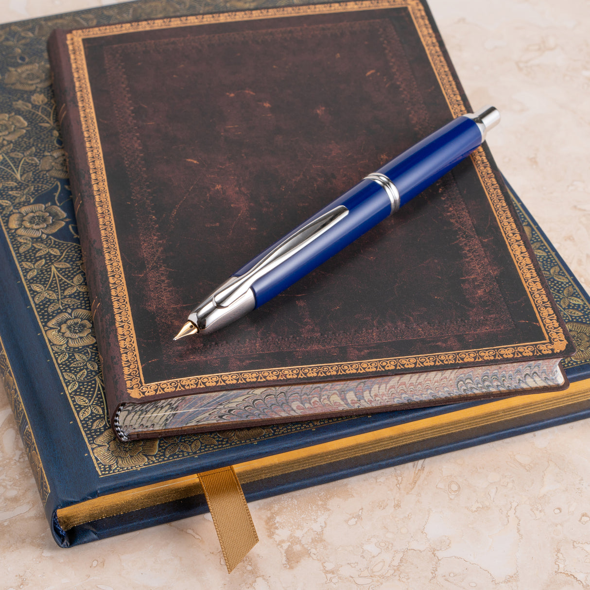 Pilot Vanishing Point Fountain Pen - Blue | Atlas Stationers.
