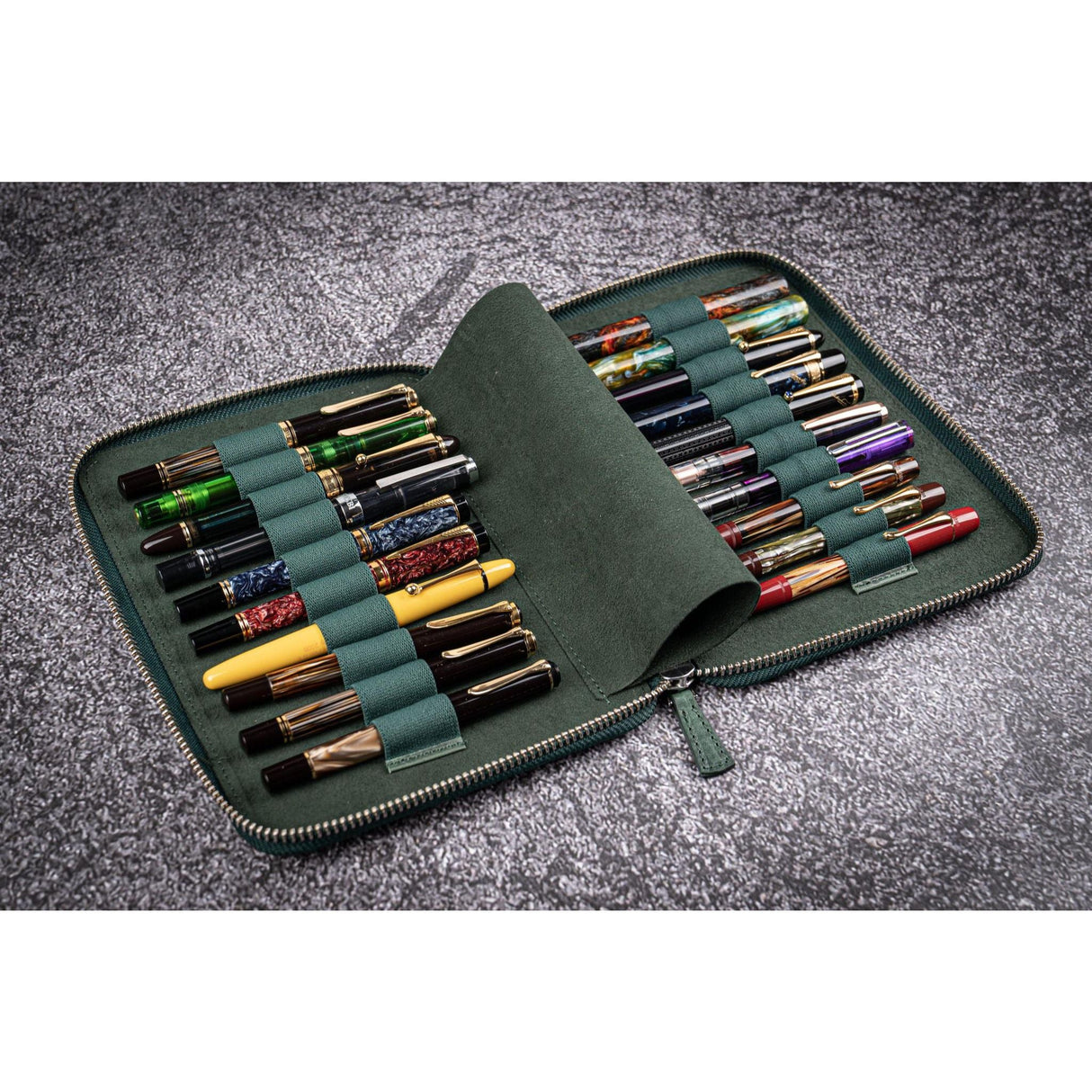 Galen Leather 20 Pen Zipper Case - Crazy Horse Green | Atlas Stationers.
