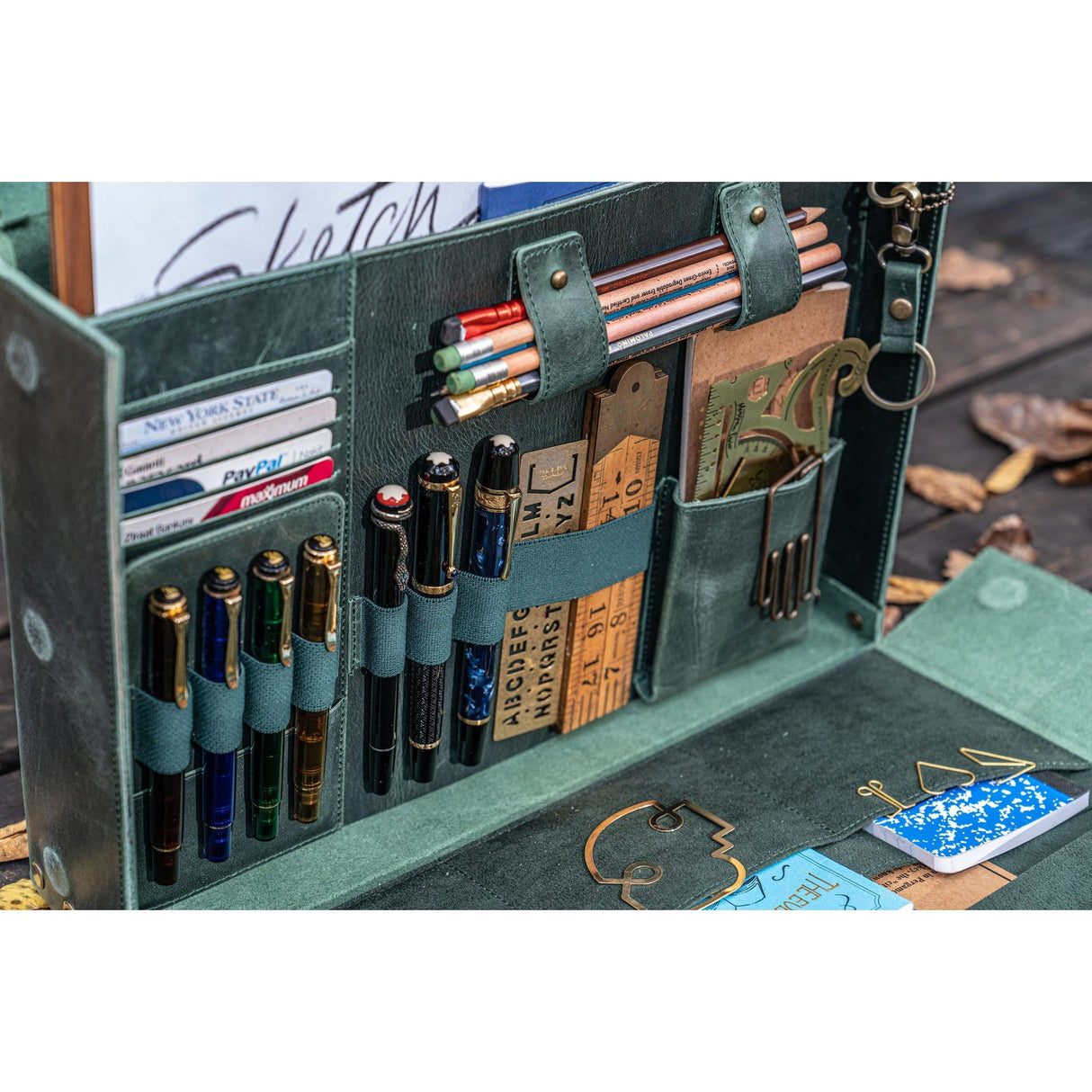Galen Leather Writer's Medic Bag - XLarge Crazy Horse Forest Green | Atlas Stationers.