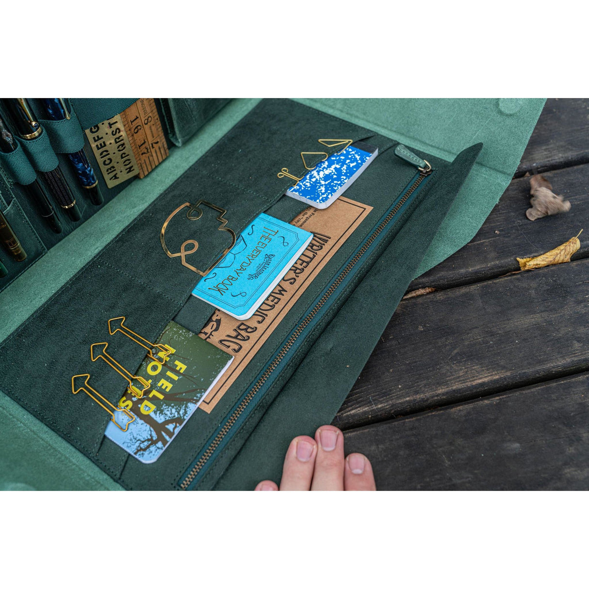 Galen Leather Writer's Medic Bag - XLarge Crazy Horse Forest Green | Atlas Stationers.