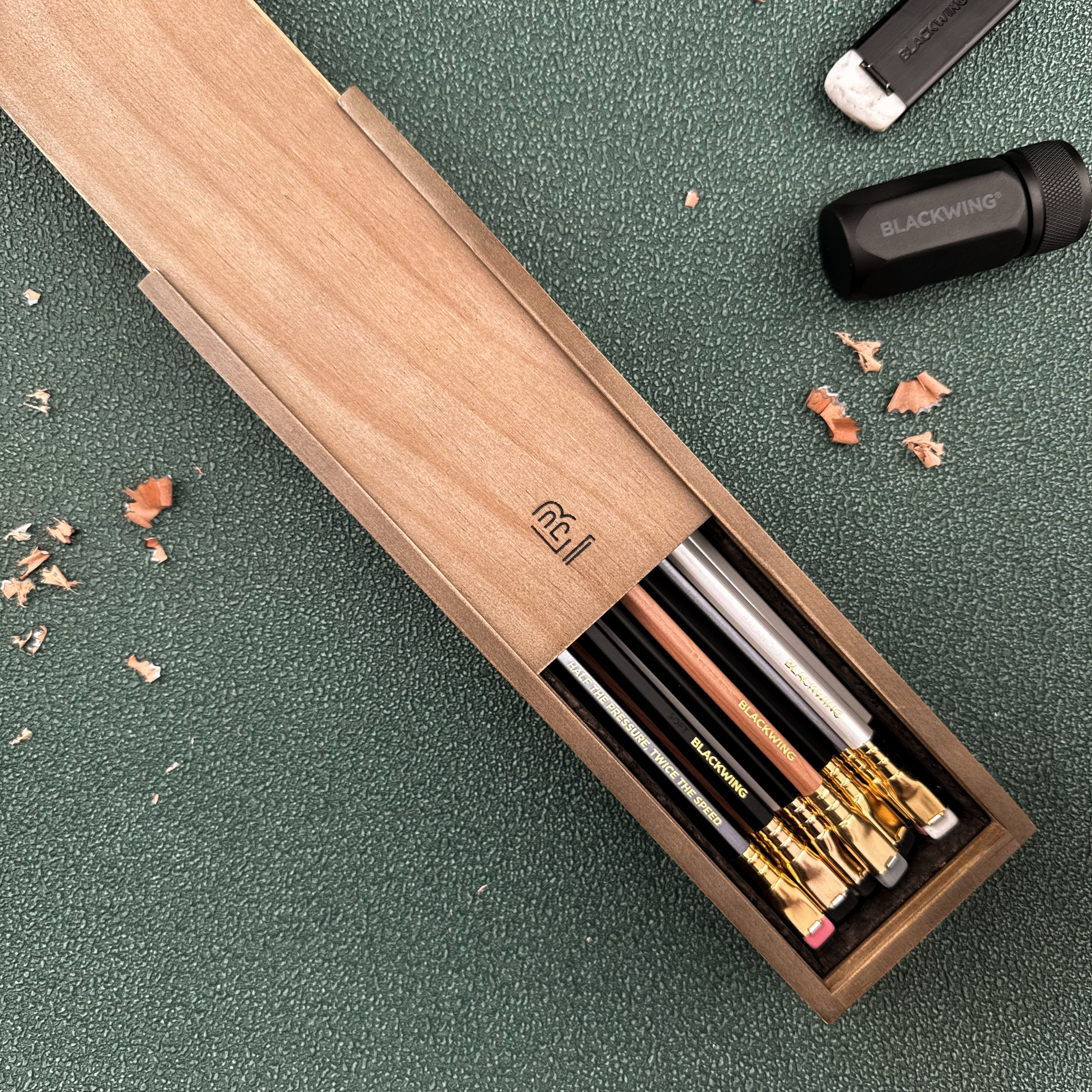 BLACKWING ブラックウィング Rustic Box Set シャープナー Blackwing Rustic Box Set – Atlas Stationers
