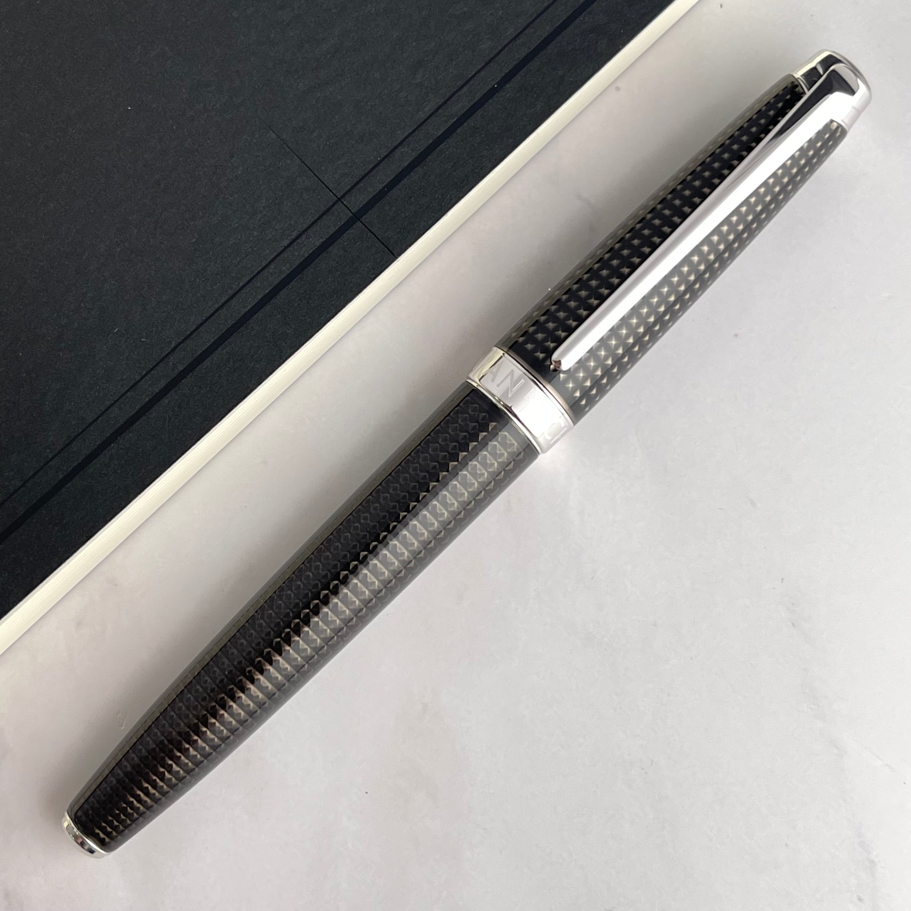 Caran d'Ache LÉMAN Fountain Pen - De Nuit w/ Silver Trim – Atlas