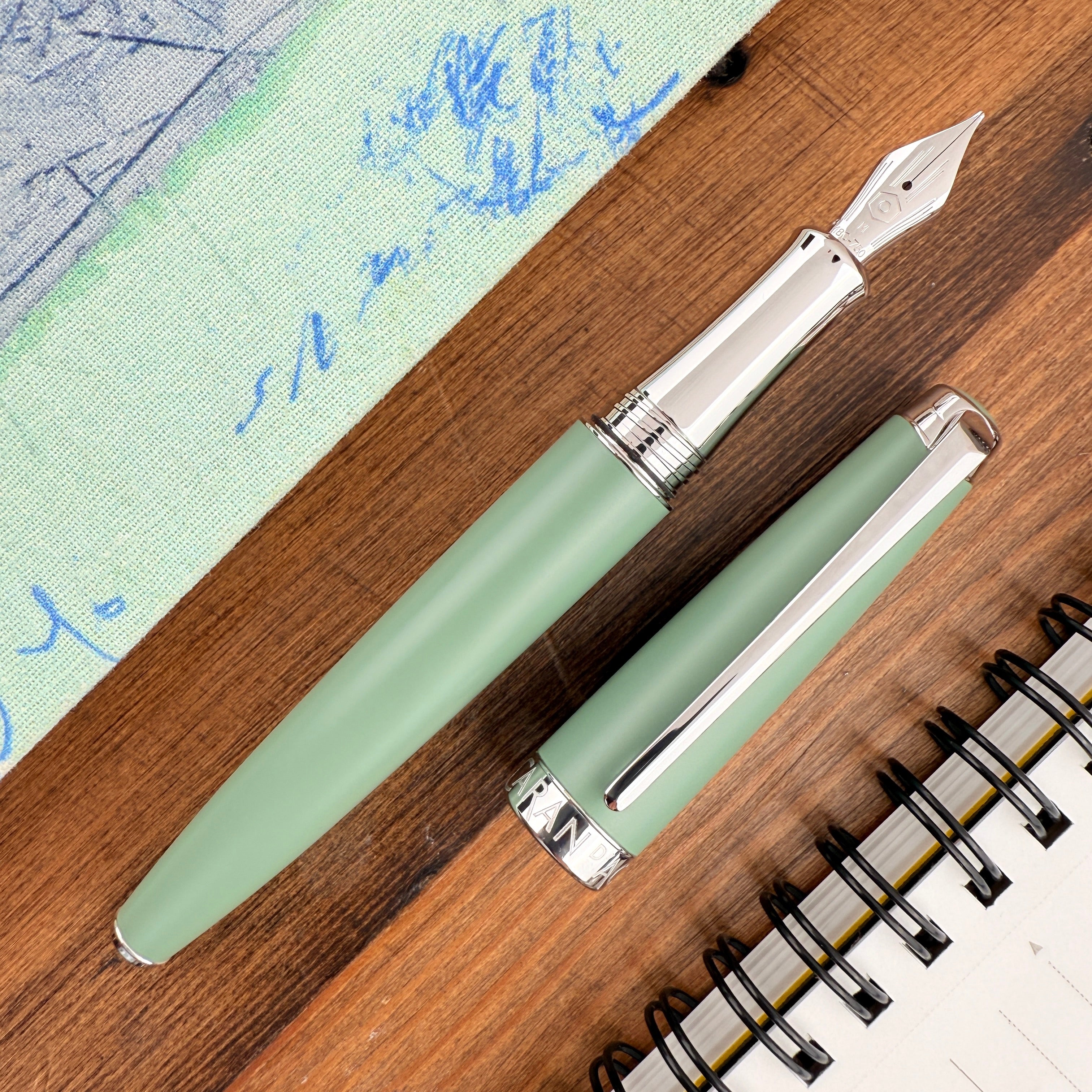 らんか@さんオーダーArmand Green Caran d'Ache LÉMAN V2 Collection Fountain Pen - Sage Green