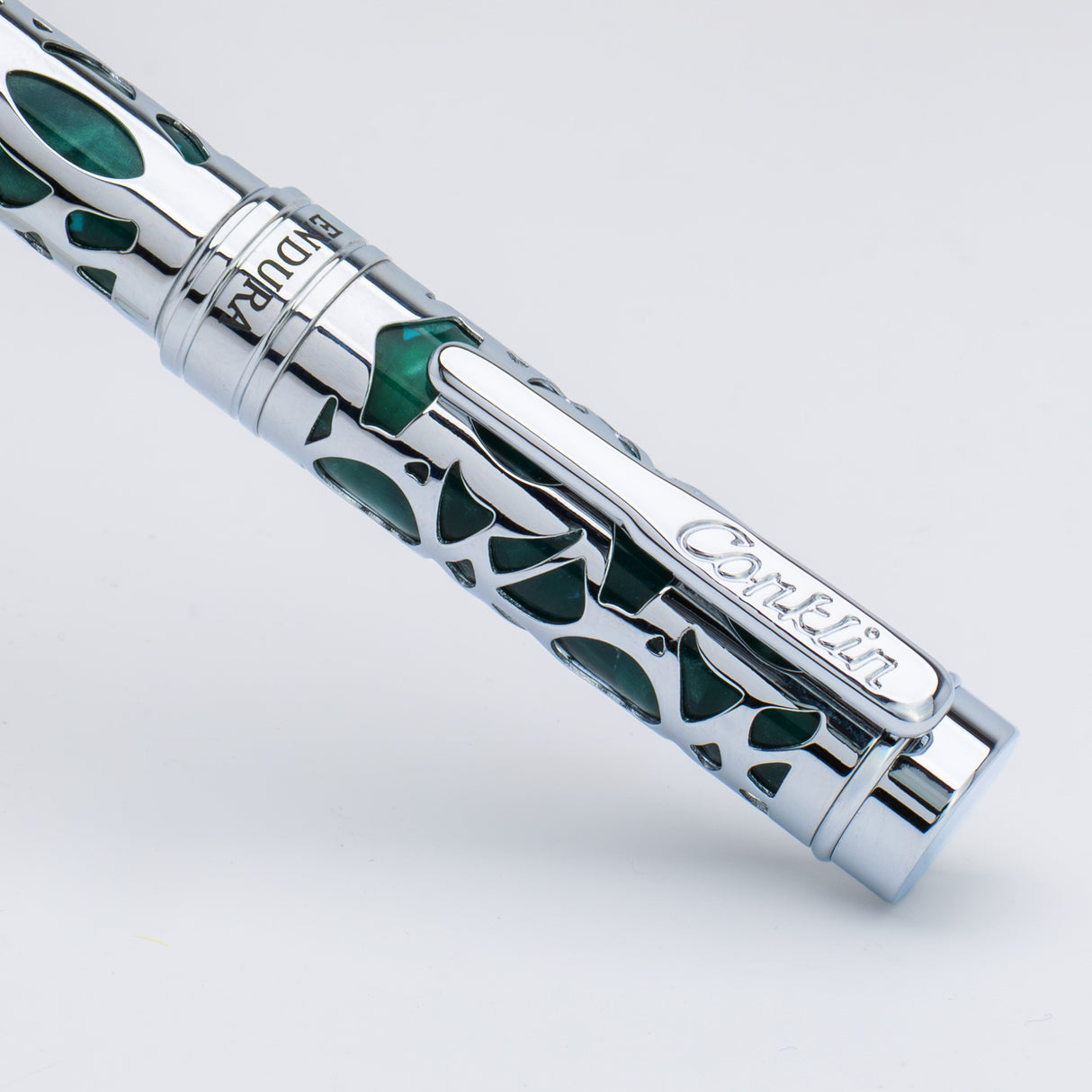 Conklin Endura Deco Crest Forest Green/Chrome cap detail