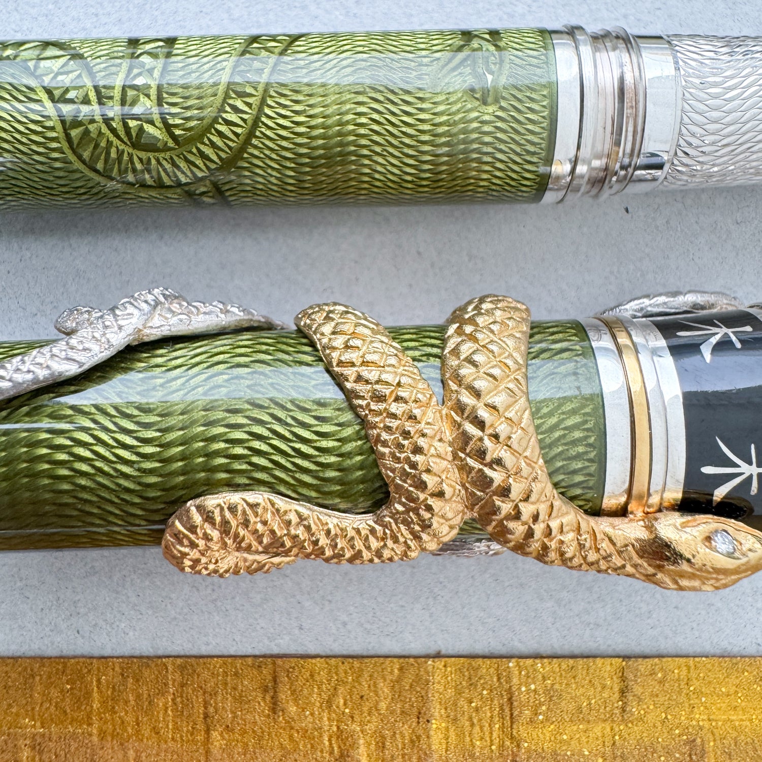 David Oscarson Black Water Snake Fountain Pen - Light Green w/ Gold (Limited Edition #08/08)