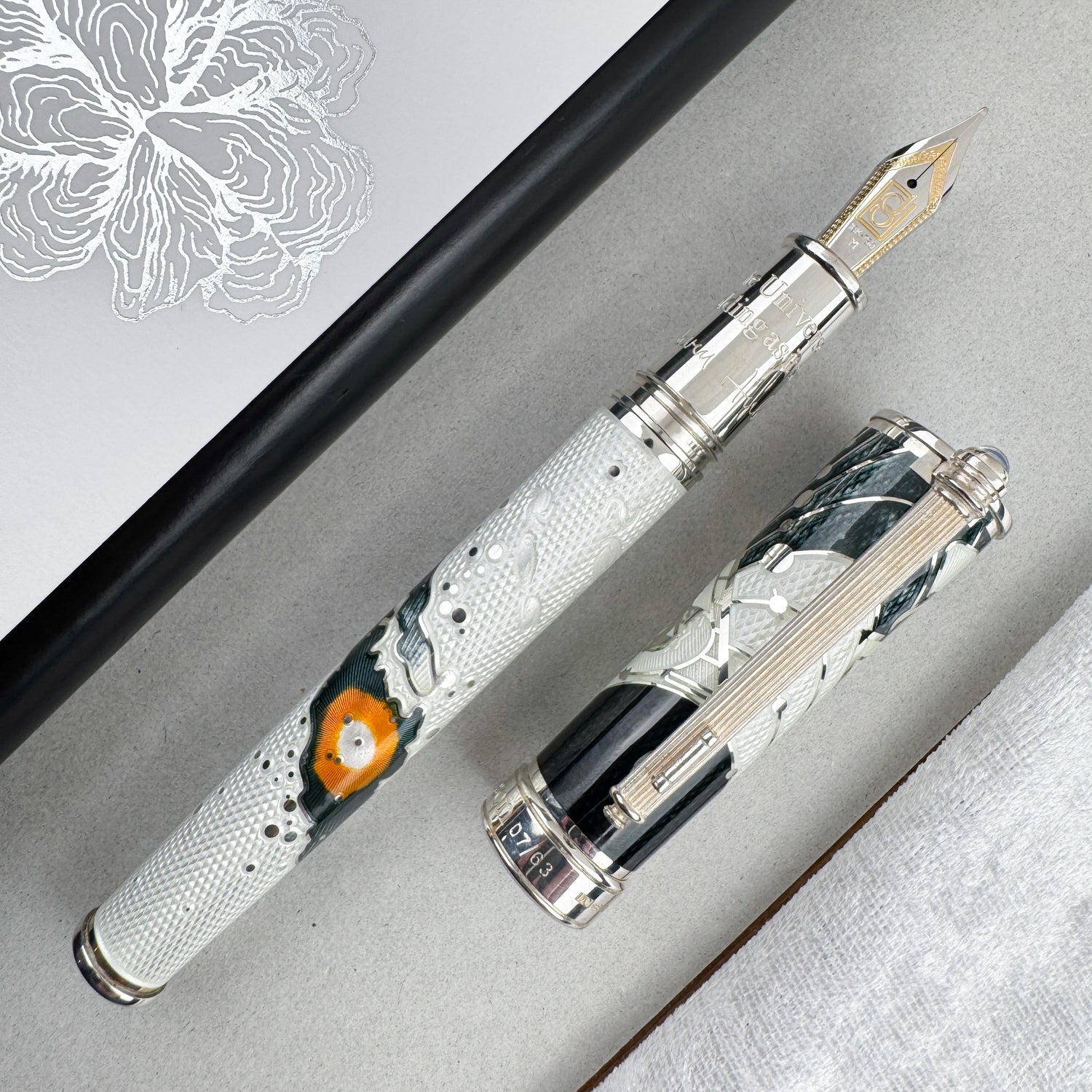 David Oscarson Edwin Hubble Fountain Pen - White (Limited Edition #07/63)