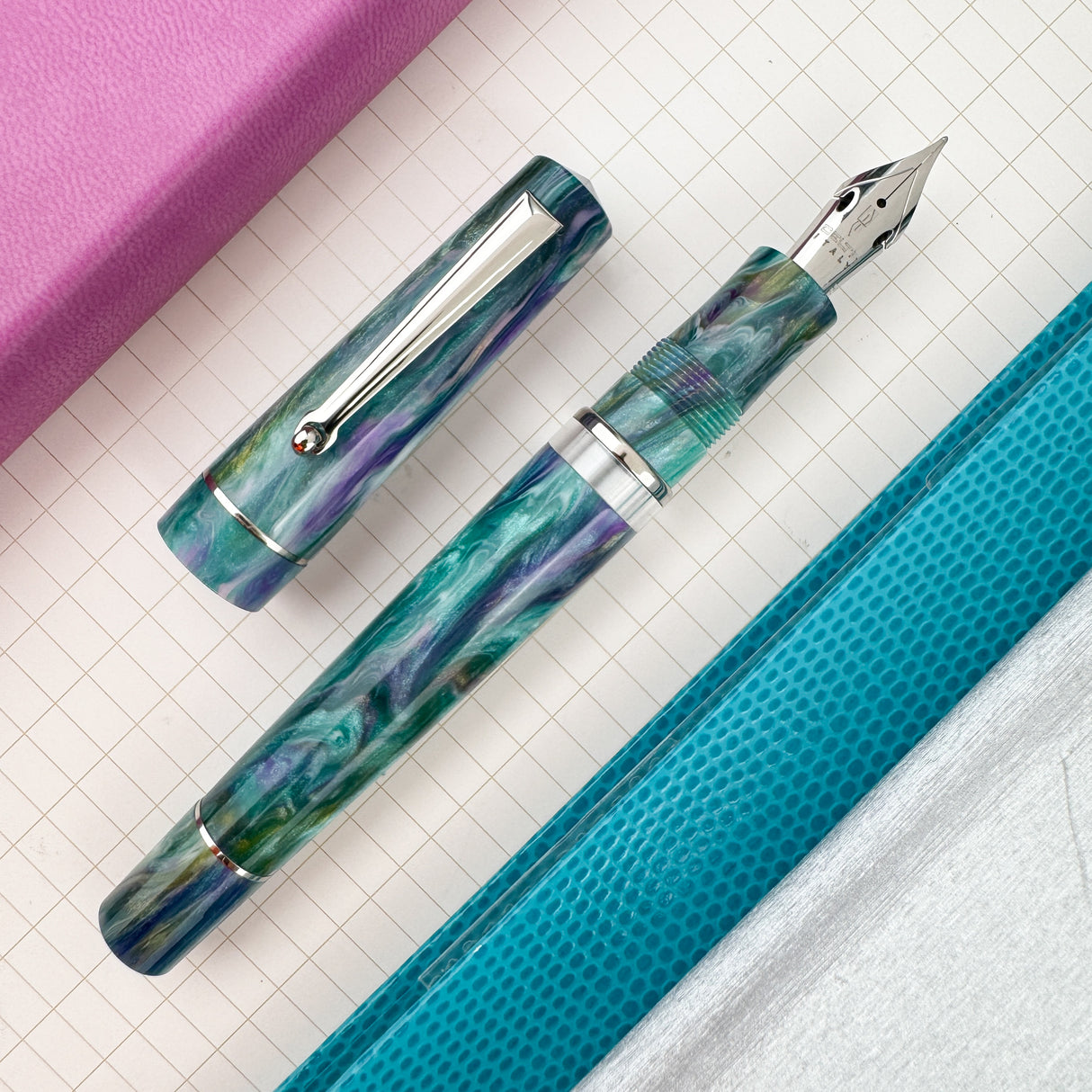 Delta Duna Fountain Pen - Water Lily (Atlas Exclusive)(Doorbuster)