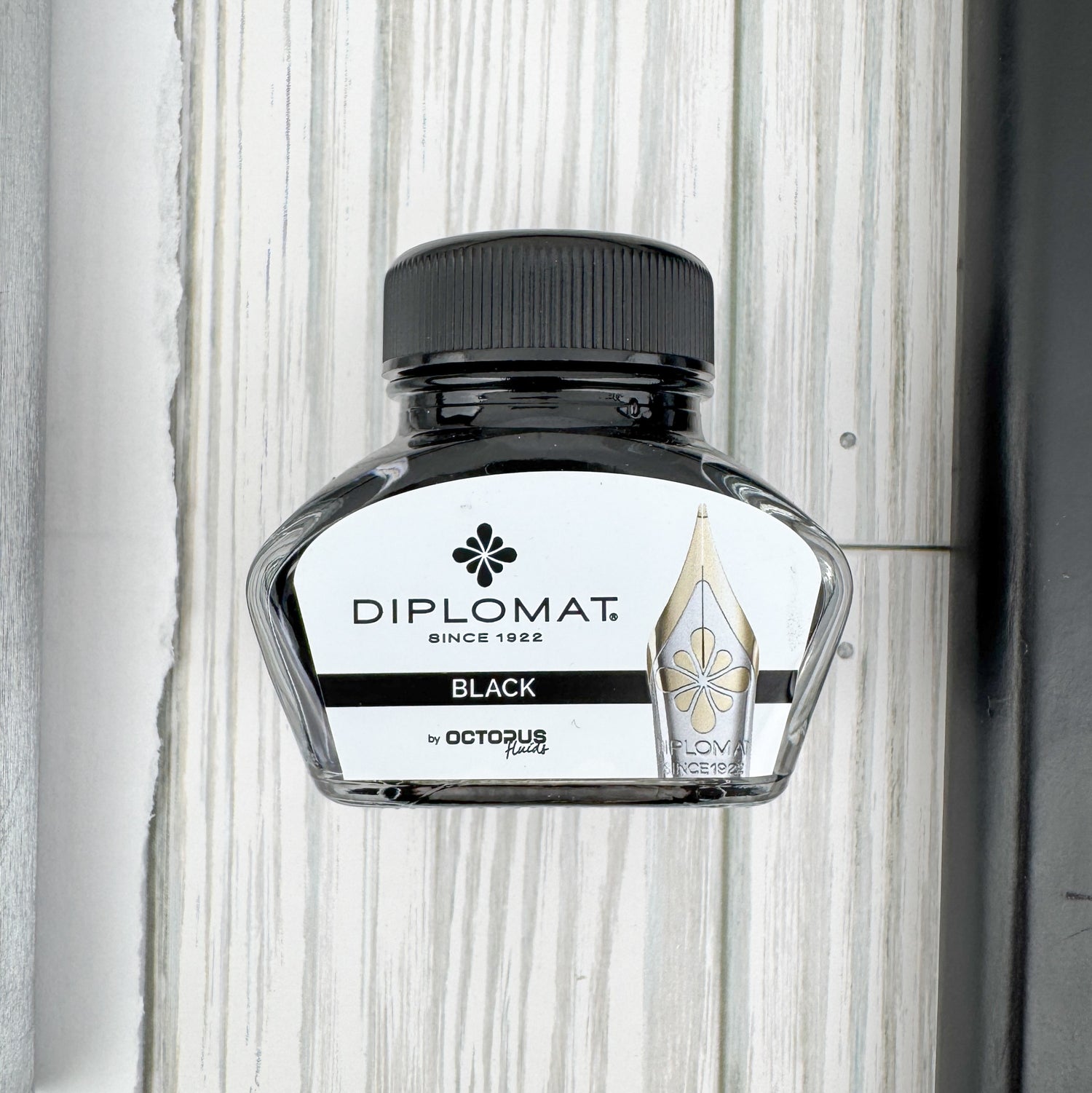 Diplomat Nexus Fountain Pen - Demo Black/Chrome
