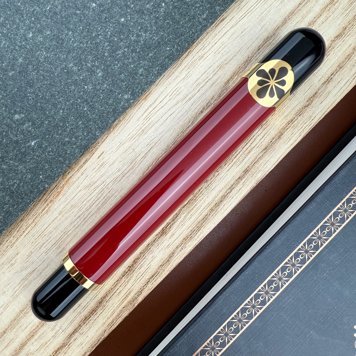 Diplomat XO Fountain Pen - Lacquered Burgundy/Gold