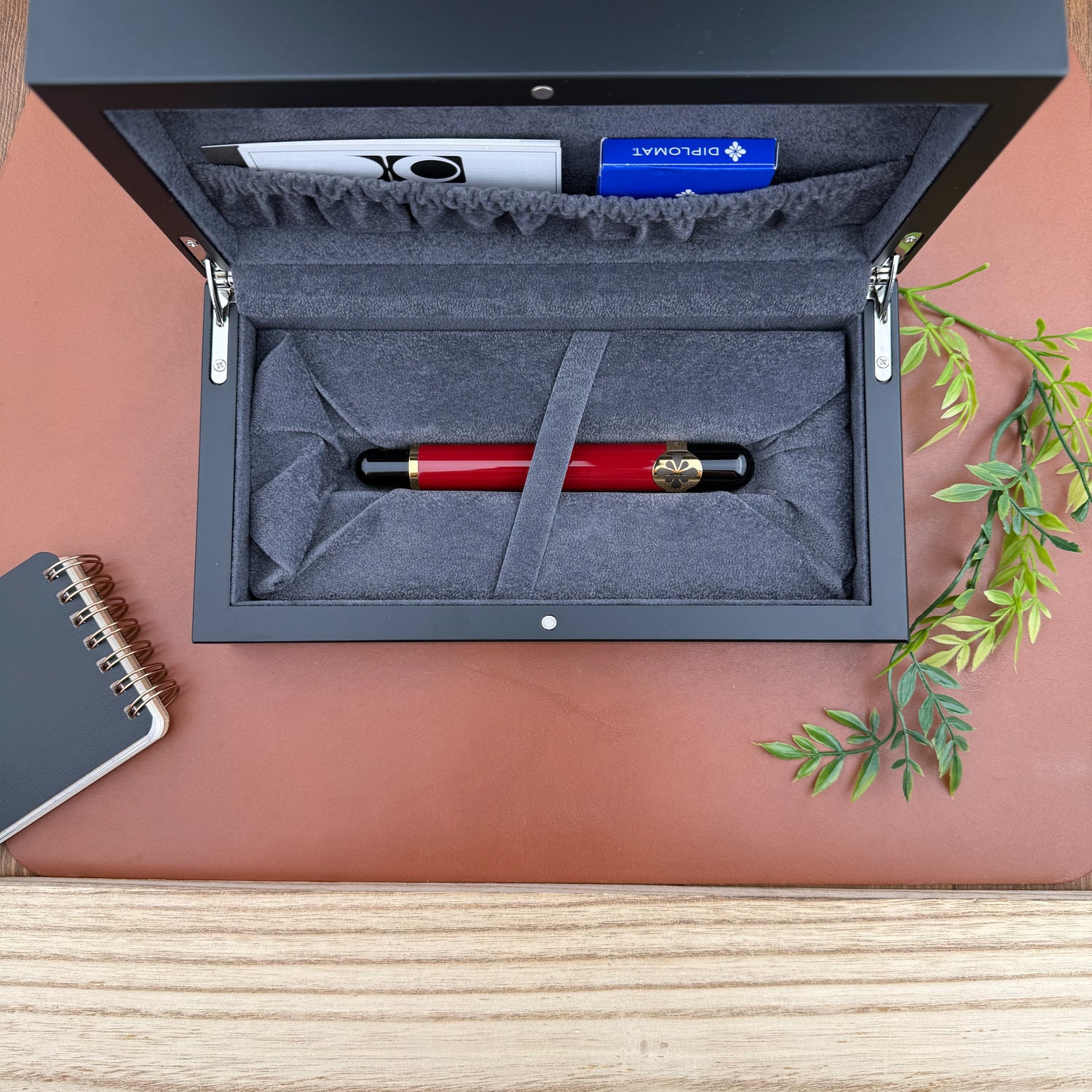 Diplomat XO Fountain Pen - Lacquered Burgundy/Gold